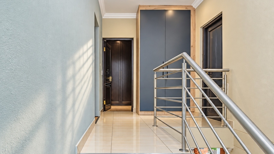 5 Bedroom Property for Sale in Xanadu Nature Estate North West